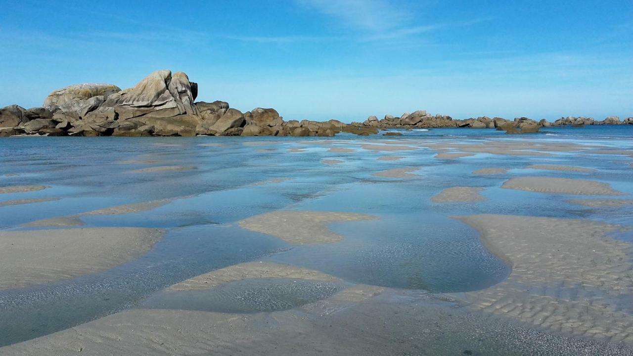 La Grange Aux Lievres, Gites Kerdoel Cléder Eksteriør billede